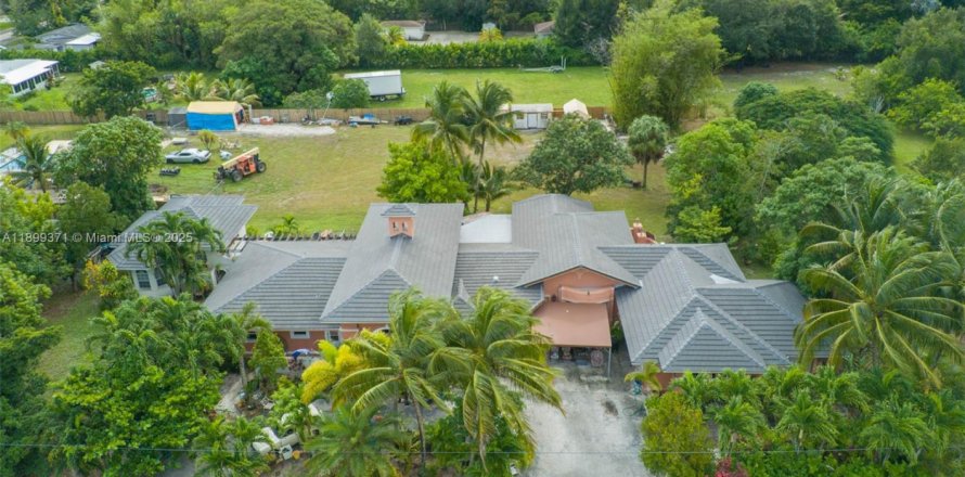 Casa en Plantation, Florida 5 dormitorios, 458.47 m2 № 1965034