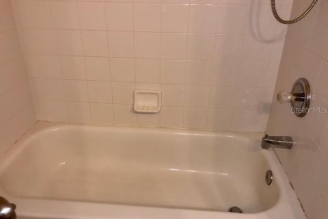 House in Oviedo, Florida 4 bedrooms, 190.64 sq.m. № 1851663 - photo 10