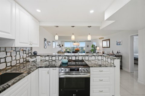 Copropriété à vendre à Pompano Beach, Floride: 3 chambres, 129.13 m2 № 2147367 - photo 19