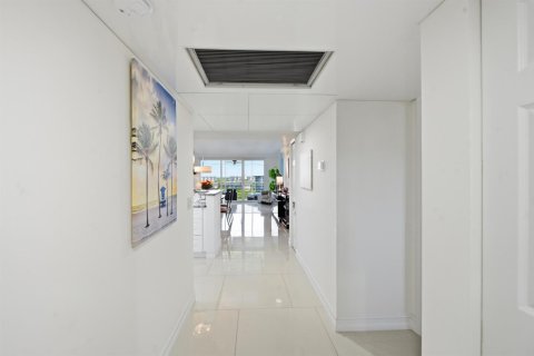 Copropriété à vendre à Pompano Beach, Floride: 3 chambres, 129.13 m2 № 2147367 - photo 14