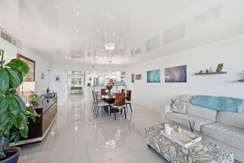 Copropriété à vendre à Pompano Beach, Floride: 3 chambres, 129.13 m2 № 2147367 - photo 25