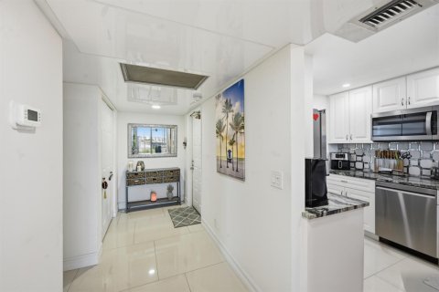 Copropriété à vendre à Pompano Beach, Floride: 3 chambres, 129.13 m2 № 2147367 - photo 16