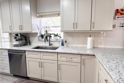 Villa ou maison à vendre à Boynton Beach, Floride: 4 chambres, 191.19 m2 № 2064640 - photo 5