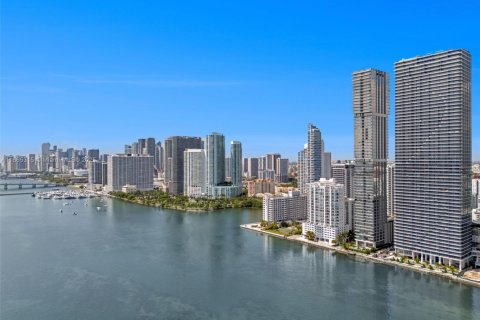 Copropriété à vendre à Miami, Floride: 4 chambres, 234.11 m2 № 1921893 - photo 17