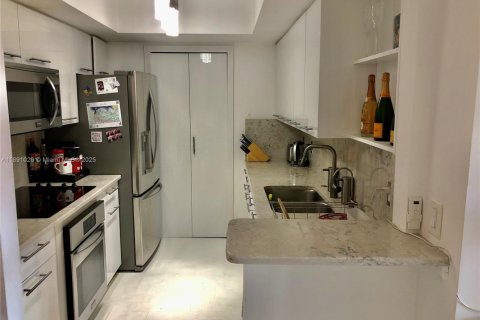 Купить кондоминиум в Майами-Бич, Флорида 1 спальня, 68.75м2, № 2021488 - фото 4