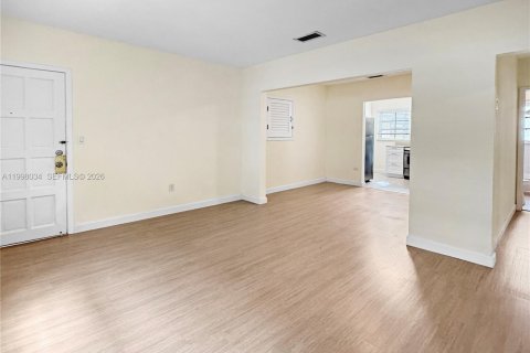 Купить коммерческую недвижимость в Корал-Гейблс, Флорида 334.45м2, № 2063433 - фото 10