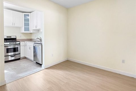 Купить коммерческую недвижимость в Корал-Гейблс, Флорида 334.45м2, № 2063433 - фото 13