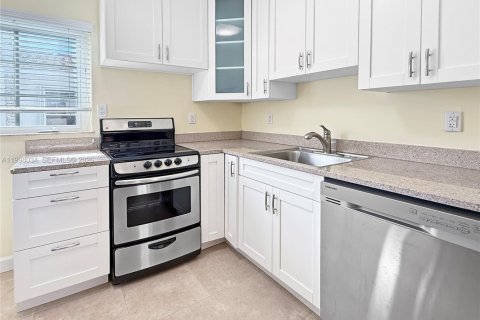 Купить коммерческую недвижимость в Корал-Гейблс, Флорида 334.45м2, № 2063433 - фото 15