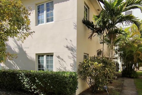 Купить коммерческую недвижимость в Корал-Гейблс, Флорида 334.45м2, № 2063433 - фото 2