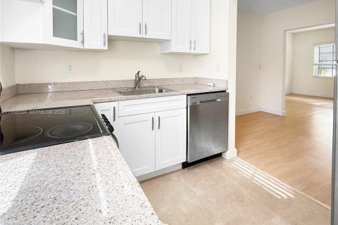 Купить коммерческую недвижимость в Корал-Гейблс, Флорида 334.45м2, № 2063433 - фото 17