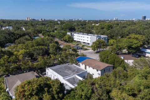 Commercial property in Miami, Florida № 1962570 - photo 26