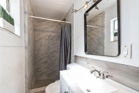 Commercial property in Miami, Florida № 1962570 - photo 6