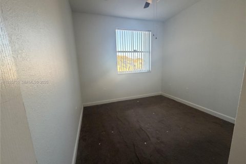 Снять в аренду квартиру в Хомстед, Флорида 3 спальни, 109.81м2, № 1995783 - фото 10