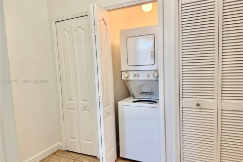 Снять в аренду квартиру в Хомстед, Флорида 3 спальни, 109.81м2, № 1995783 - фото 26