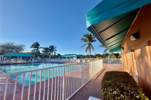 Снять в аренду квартиру в Хомстед, Флорида 3 спальни, 109.81м2, № 1995783 - фото 3