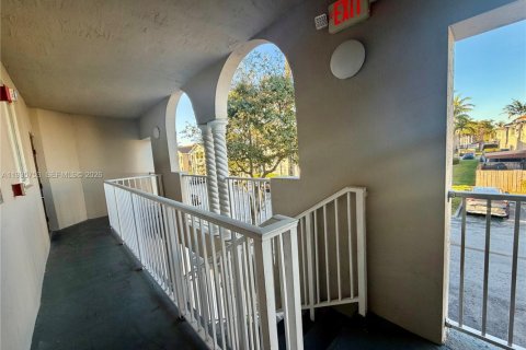 Снять в аренду квартиру в Хомстед, Флорида 3 спальни, 109.81м2, № 1995783 - фото 15