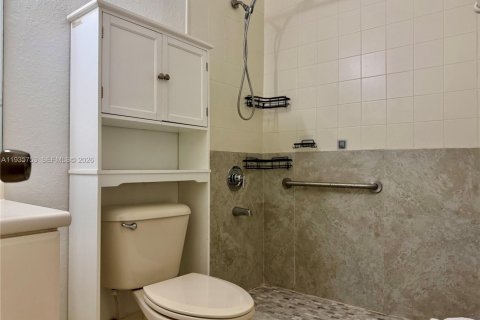 Снять в аренду квартиру в Хомстед, Флорида 3 спальни, 109.81м2, № 1995783 - фото 25