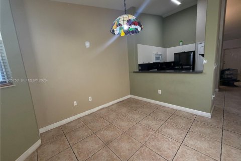 Снять в аренду квартиру в Хомстед, Флорида 3 спальни, 109.81м2, № 1995783 - фото 7