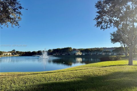 Снять в аренду квартиру в Хомстед, Флорида 3 спальни, 109.81м2, № 1995783 - фото 2