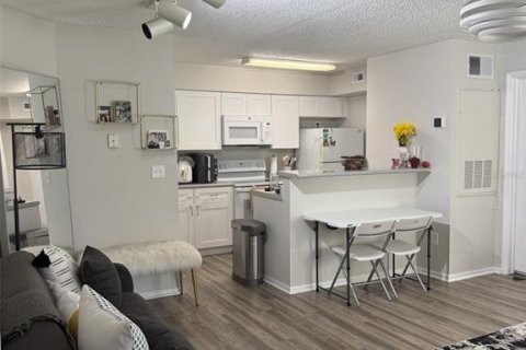 Condo in Orlando, Florida, 2 bedrooms  № 2234422 - photo 6