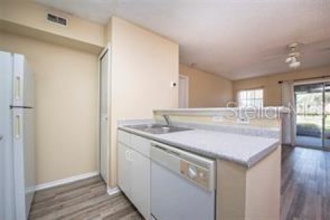 Condo in Orlando, Florida, 2 bedrooms  № 2234422 - photo 18