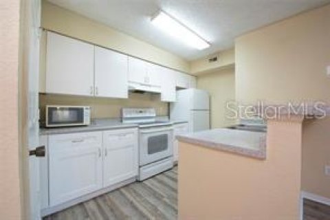 Condo in Orlando, Florida, 2 bedrooms  № 2234422 - photo 19
