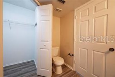 Condo in Orlando, Florida, 2 bedrooms  № 2234422 - photo 30