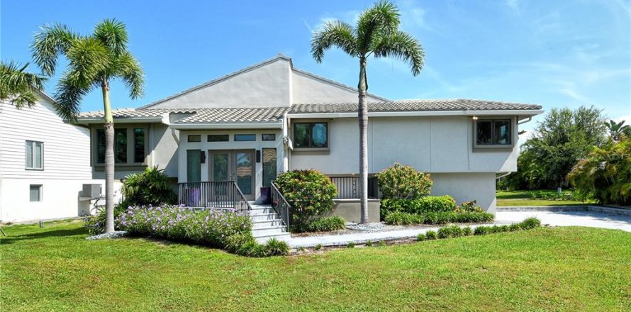 House in Longboat Key, Florida 2 bedrooms, 294.59 sq.m. № 1831552
