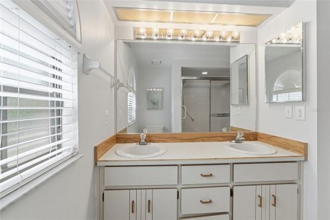 Condo in Altamonte Springs, Florida, 3 bedrooms № 2157385 - photo 4