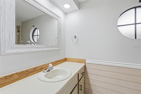 Condo in Altamonte Springs, Florida, 3 bedrooms № 2157385 - photo 10