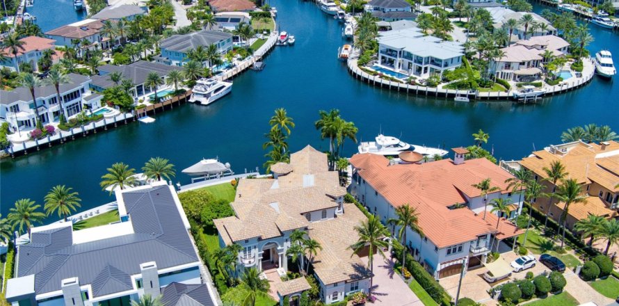 House in Lighthouse Point, Florida 4 bedrooms, 640.47 sq.m. № 1094060