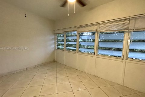 Снять в аренду кондоминиум в Лодердейл-Лейкс, Флорида 2 спальни, 101.08м2, № 2011058 - фото 11