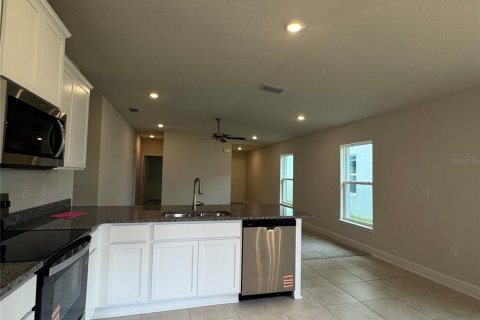 House in Saint Cloud, Florida 3 bedrooms, 131.46 sq.m. № 1819479 - photo 10
