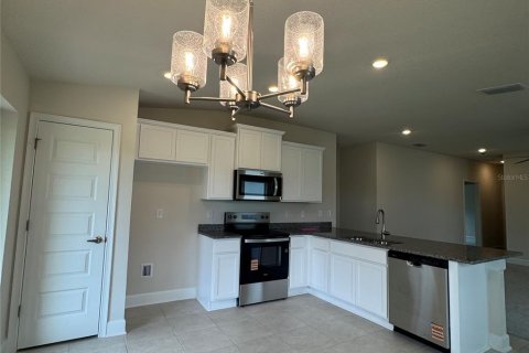House in Saint Cloud, Florida 3 bedrooms, 131.46 sq.m. № 1819479 - photo 9