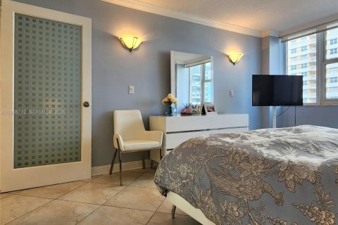 Снять в аренду кондоминиум в Халландейл-Бич, Флорида 2 спальни, 121.89м2, № 2027364 - фото 28