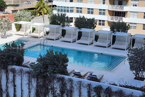 Снять в аренду кондоминиум в Халландейл-Бич, Флорида 2 спальни, 121.89м2, № 2027364 - фото 8