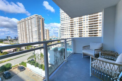 Снять в аренду кондоминиум в Халландейл-Бич, Флорида 2 спальни, 121.89м2, № 2027364 - фото 6