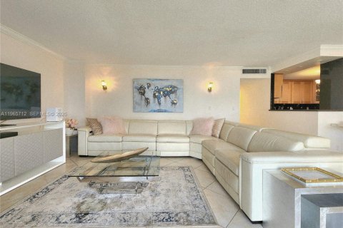 Снять в аренду кондоминиум в Халландейл-Бич, Флорида 2 спальни, 121.89м2, № 2027364 - фото 23