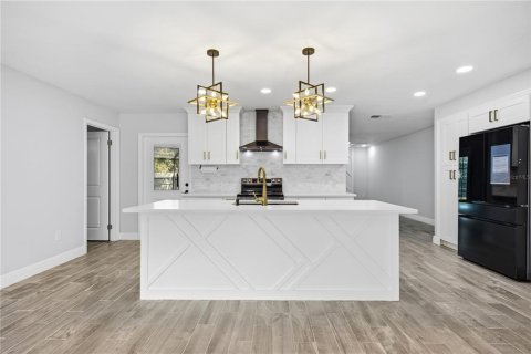 House in Tampa, Florida 3 bedrooms, 134.34 sq.m. № 2338905 - photo 7