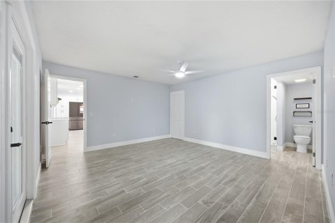 House in Tampa, Florida 3 bedrooms, 134.34 sq.m. № 2338905 - photo 16