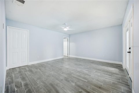 House in Tampa, Florida 3 bedrooms, 134.34 sq.m. № 2338905 - photo 19