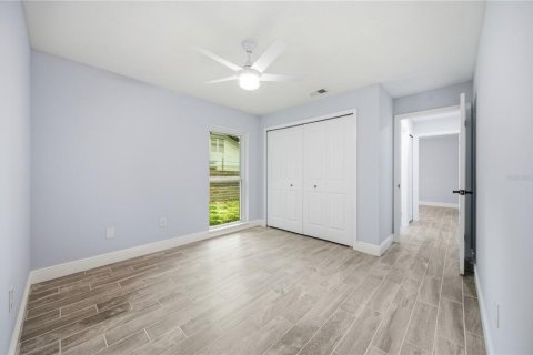 House in Tampa, Florida 3 bedrooms, 134.34 sq.m. № 2338905 - photo 23