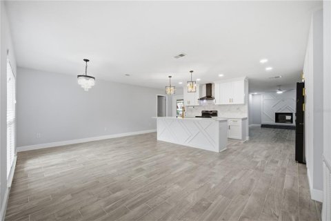 House in Tampa, Florida 3 bedrooms, 134.34 sq.m. № 2338905 - photo 3