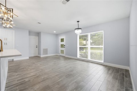 House in Tampa, Florida 3 bedrooms, 134.34 sq.m. № 2338905 - photo 6