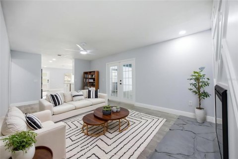 House in Tampa, Florida 3 bedrooms, 134.34 sq.m. № 2338905 - photo 12