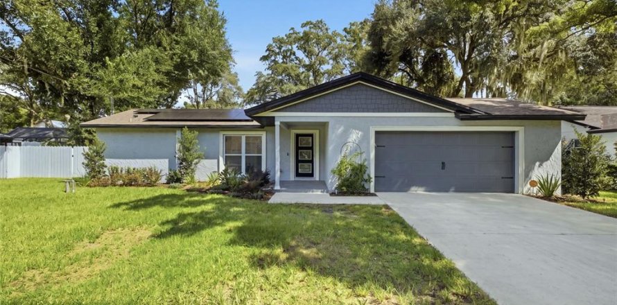 House in Tampa, Florida 3 bedrooms, 134.34 sq.m. № 2338905