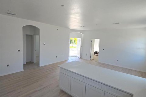 House in Auburndale, Florida 3 bedrooms, 109.02 sq.m. № 1870620 - photo 2
