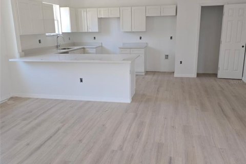 House in Auburndale, Florida 3 bedrooms, 109.02 sq.m. № 1870620 - photo 5