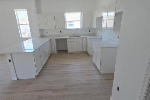 House in Auburndale, Florida 3 bedrooms, 109.02 sq.m. № 1870620 - photo 3