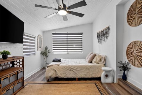 Снять в аренду виллу или дом в Окленд-Парк, Флорида 4 спальни, 112.41м2, № 2056884 - фото 6